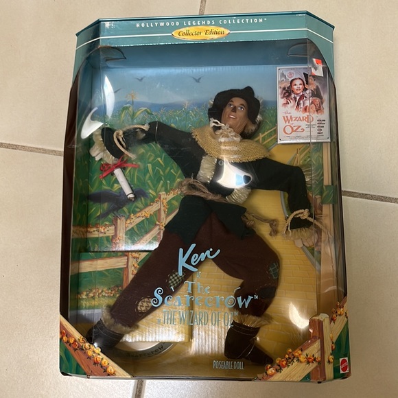 New In Box Collectors Edition Wizard of Oz Barbie Set - Picture 5 of 6